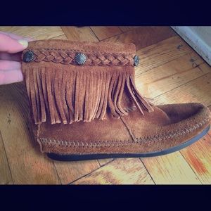 Minnetonka Ankle Boots Fringe